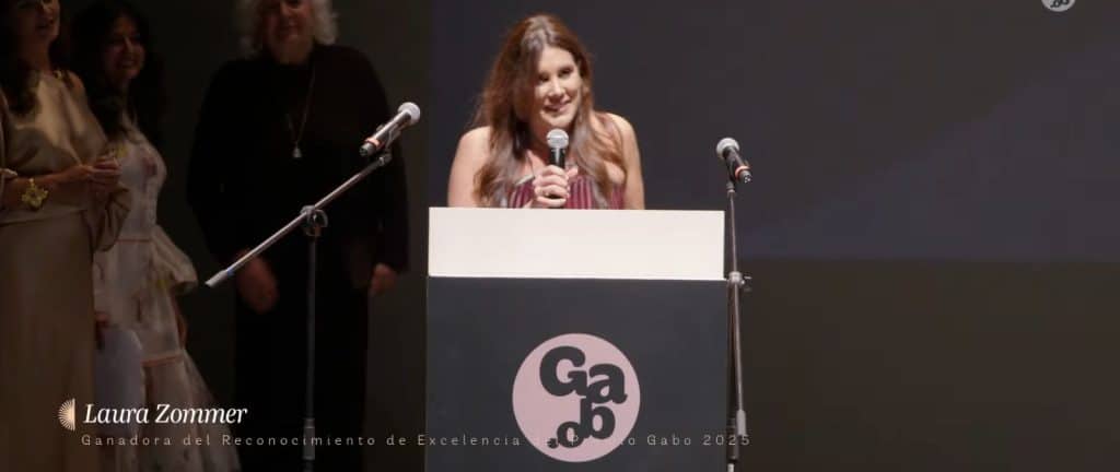 Gabo Foundation honors Laura Zommer at a recognition event in 2023.