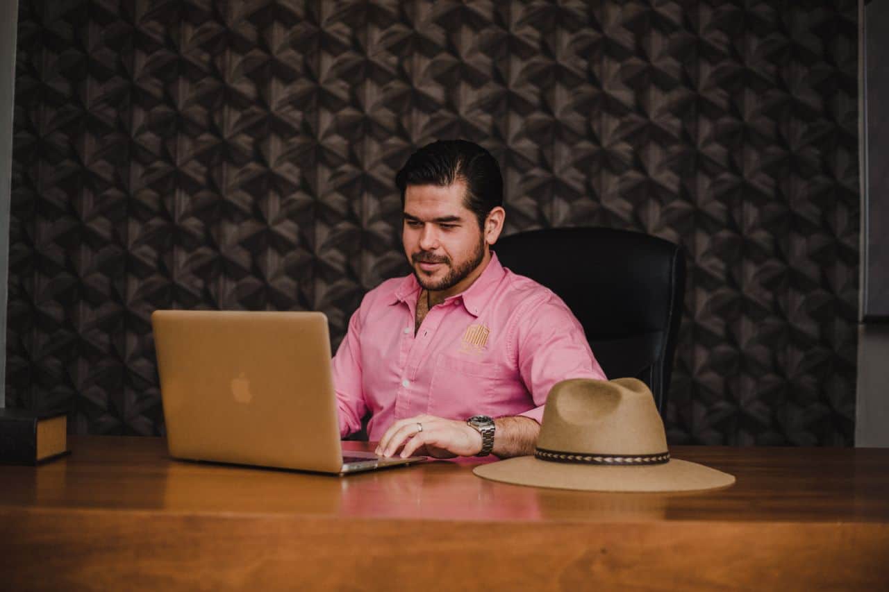 Latino News Network professional workspace Arizona’s Latino Businesses Growing Twice As Fast as State Economy